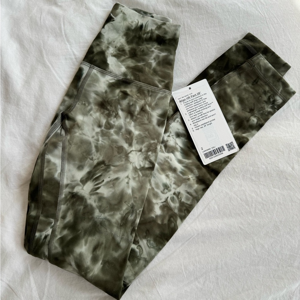 NWT 🏷️ Lululemon Align Pant 28" *Diamond Dye Light Sage Army Green Dark Olive